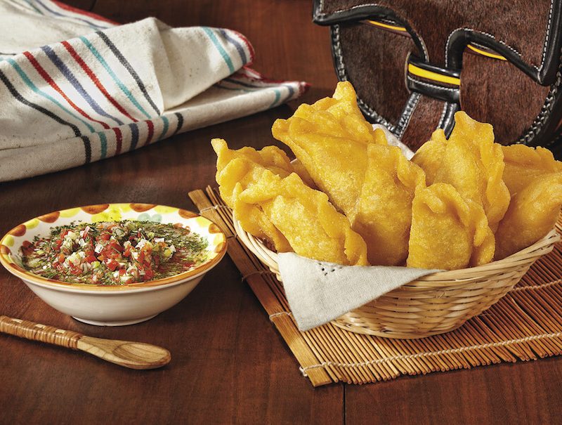 Empanadas antioqueñas preparadas con productos Doñarepa